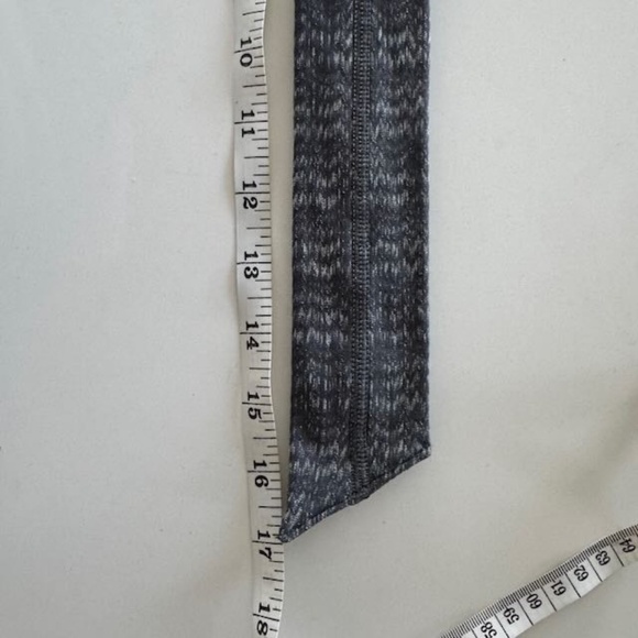 Lululemon grey knotted headband - Picture 3 of 4